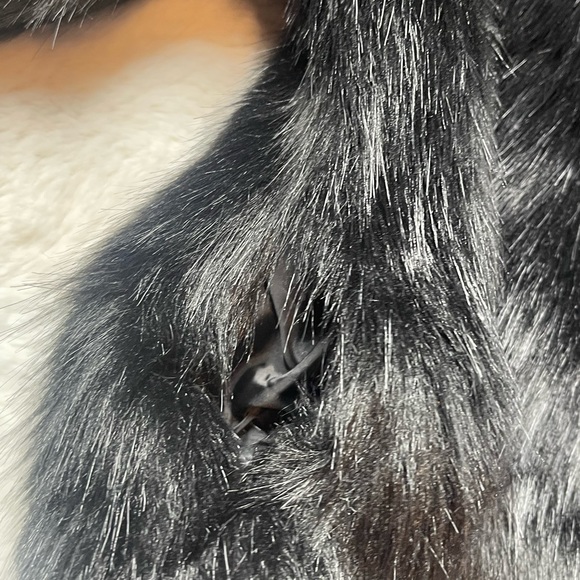 NWT Fashion Nova Franchesca Faux Fur Jacket - SIZE: XS - Picture 6 of 6